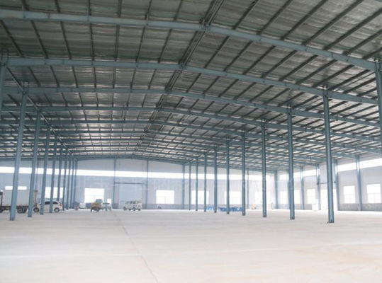 Fab을 구축하는 철골 구조물을 조립식으로 지으세요. 케냐에서 1000sqm 트럭 박을 위한 주차장