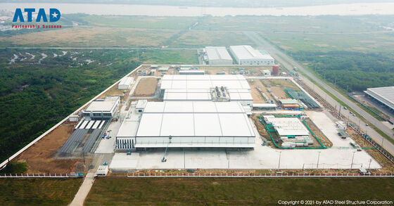 A large-span light steel structure processing workshop with crane beams